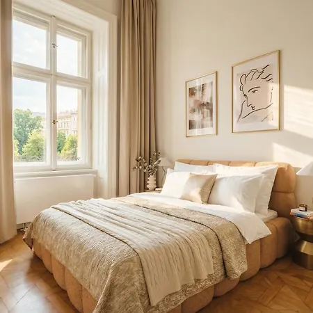 Apartment Turnkey I Grand 5-bedroom With Balcony Near Wenceslas Square *