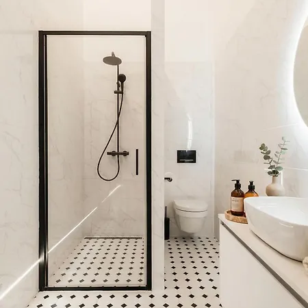 Turnkey I Grand 5-bedroom With Balcony Near Wenceslas Square Apartment *