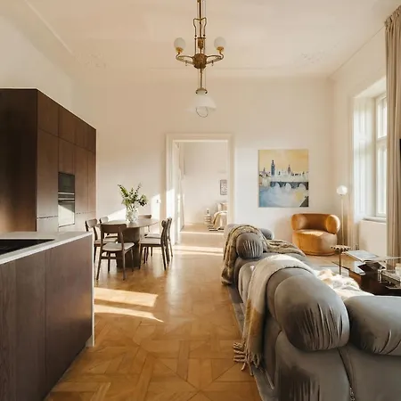Turnkey I Grand 5-bedroom With Balcony Near Wenceslas Square Prague