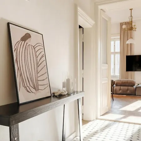 Turnkey I Grand 5-bedroom With Balcony Near Wenceslas Square